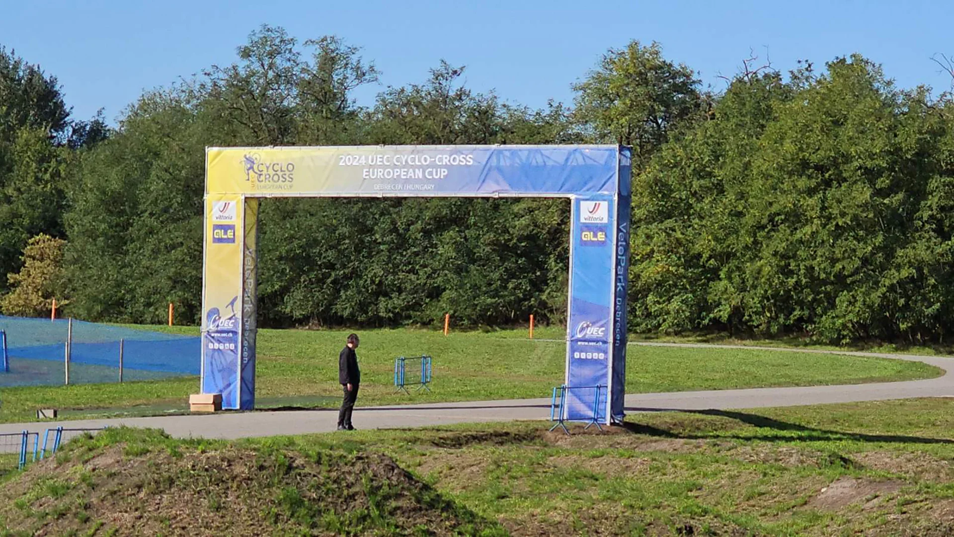 Kültéri_világverseny rajt-cél kapu_nyomtatott mesh hálóbol