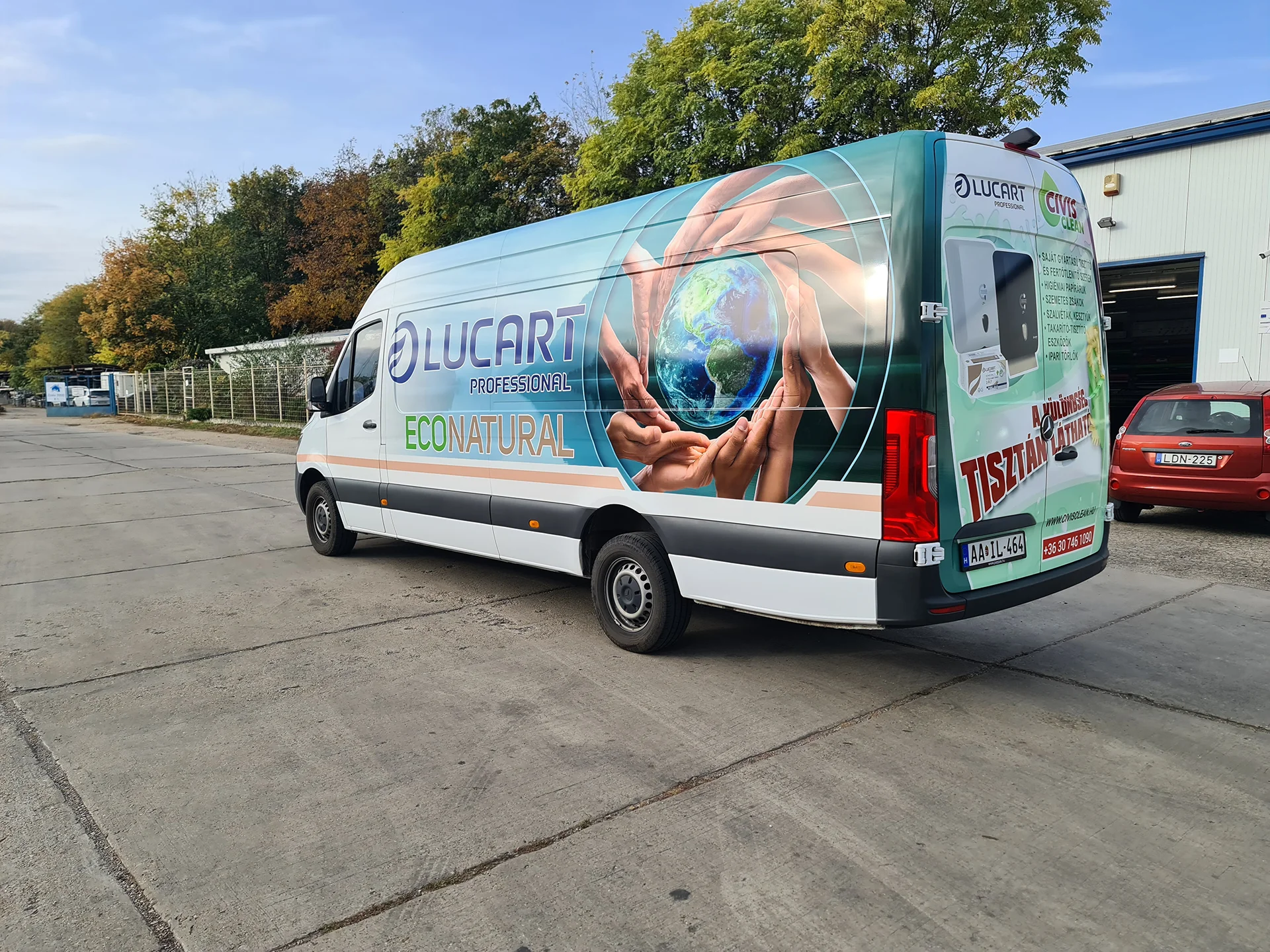 céges és brand flotta dekor_3D fólia uv lamináló_egyedi tervezésü_teljes csomagolás_lucart civisclean