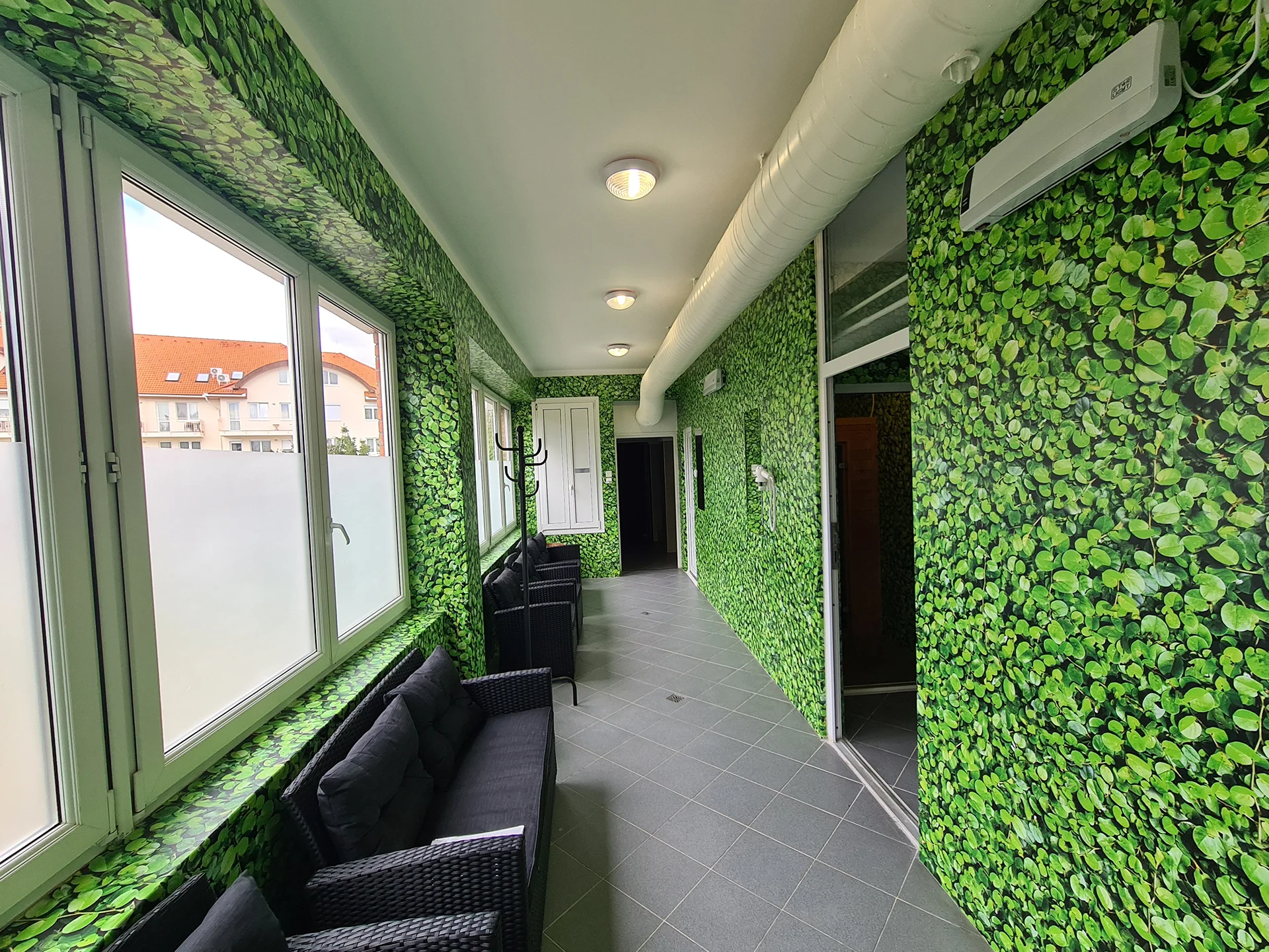 beltéri_szálloda wellnes kialakitás nyomtatott laminált mosható faldekoráció