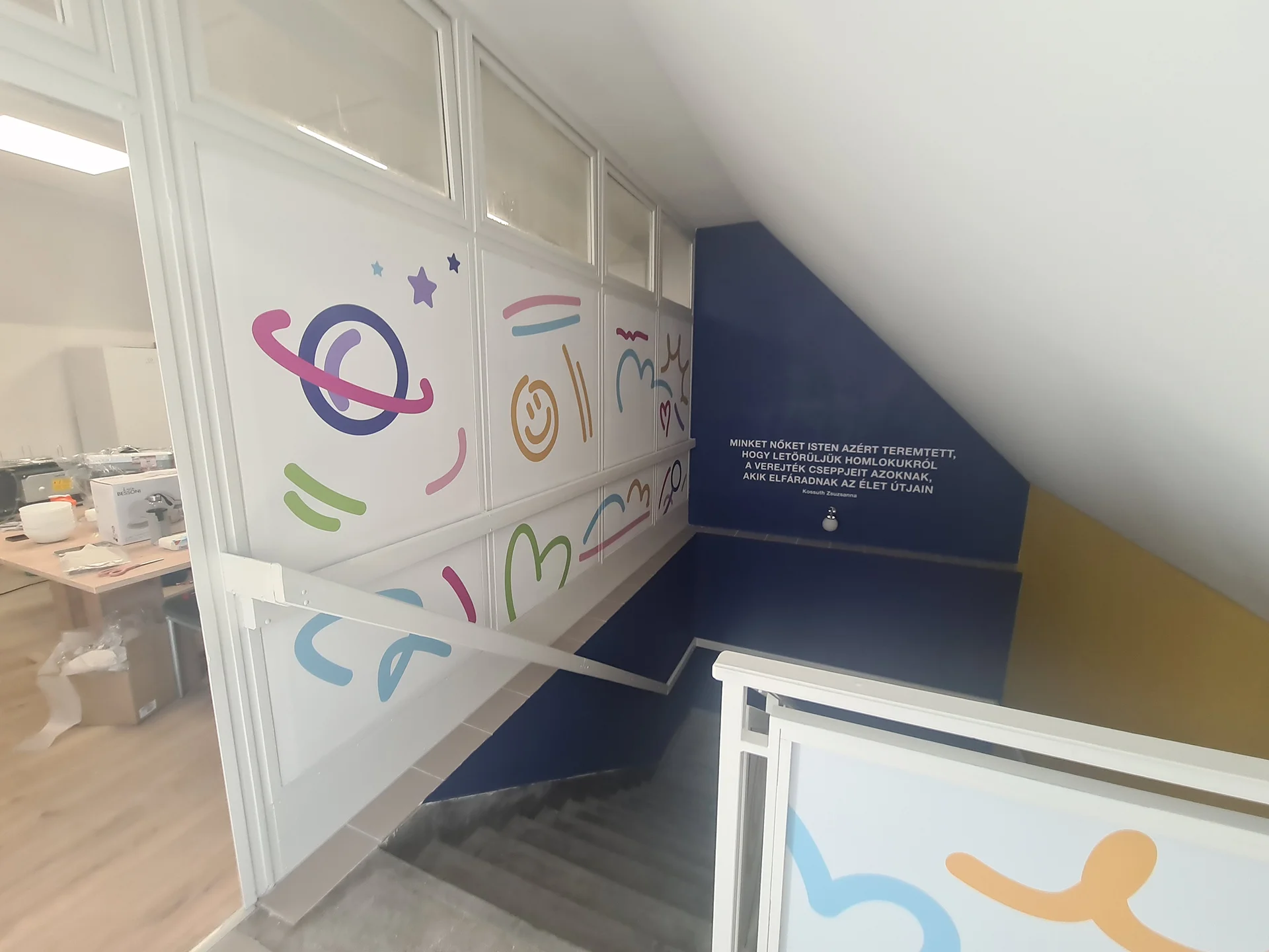 beltéri_üveg dekoráció nyomtatott laminált fóliával_2